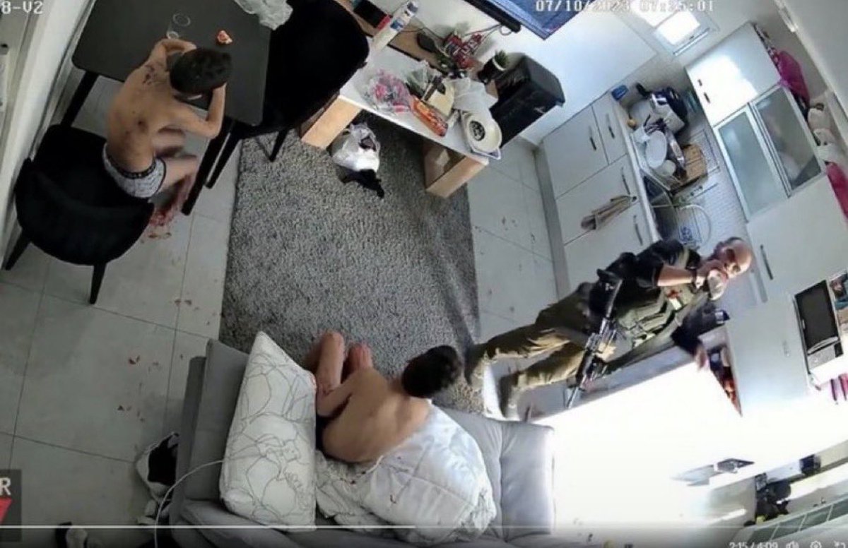 EYakoby's tweet photo. He murdered their father in front of them, raided their fridge for groceries, and then went on slaughtering innocent people.

These aren’t humans. They’re demons.

Never forget. https://t.co/HrF3dHbx6F