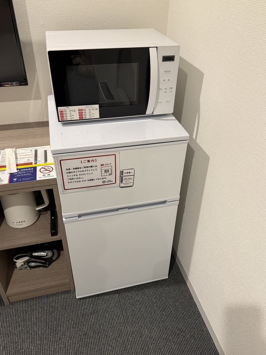 fkmy1177's tweet photo. コンテナタイプ泊まった事無かったけど中は結構普通でした。
というか、室内照明明るいのが良いね〜 https://t.co/2c1iAxP1Ak