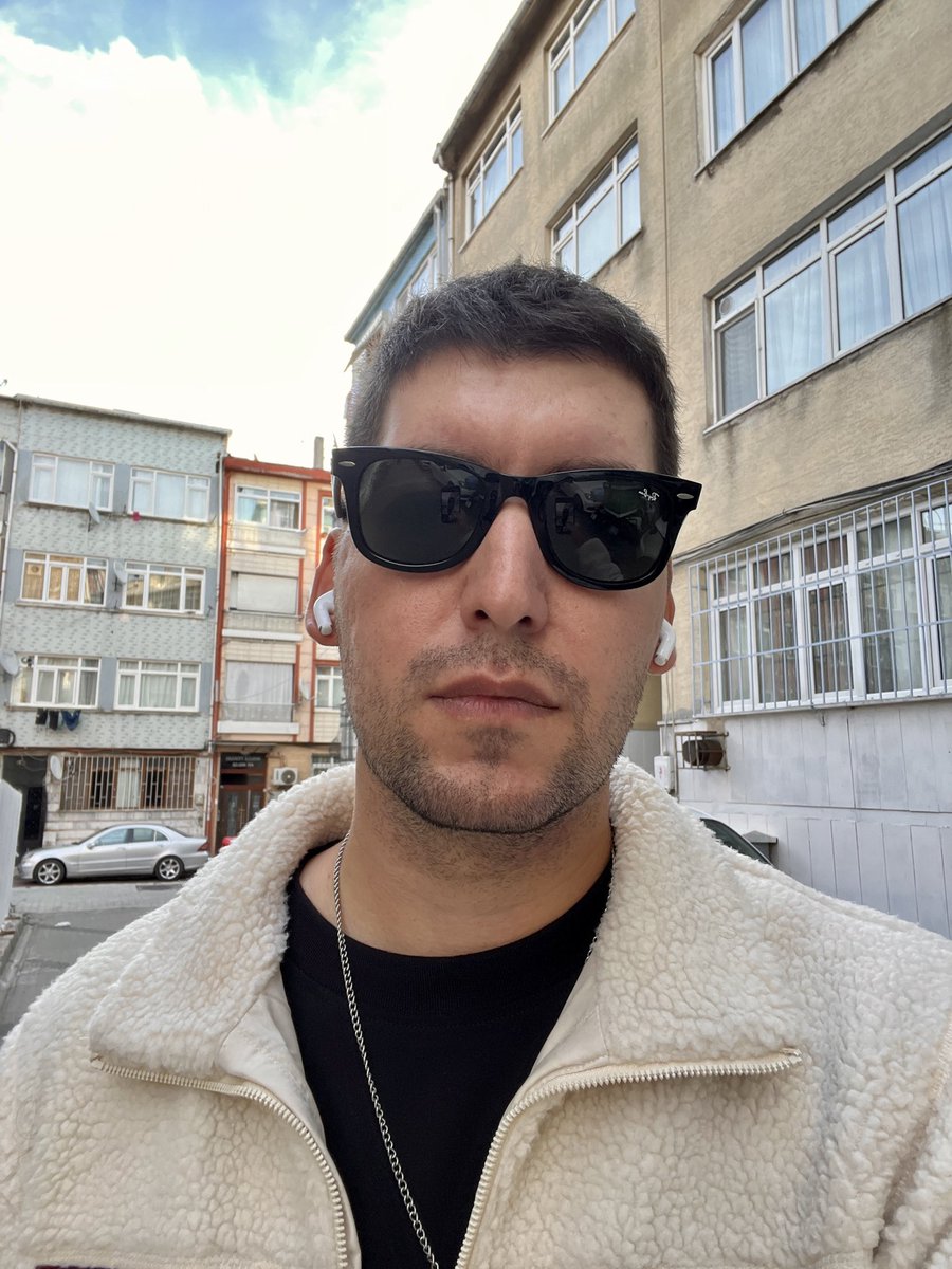 coderofcc's tweet photo. Askerden yeni gelmiş erkek saçı https://t.co/k2FLLa8MJi