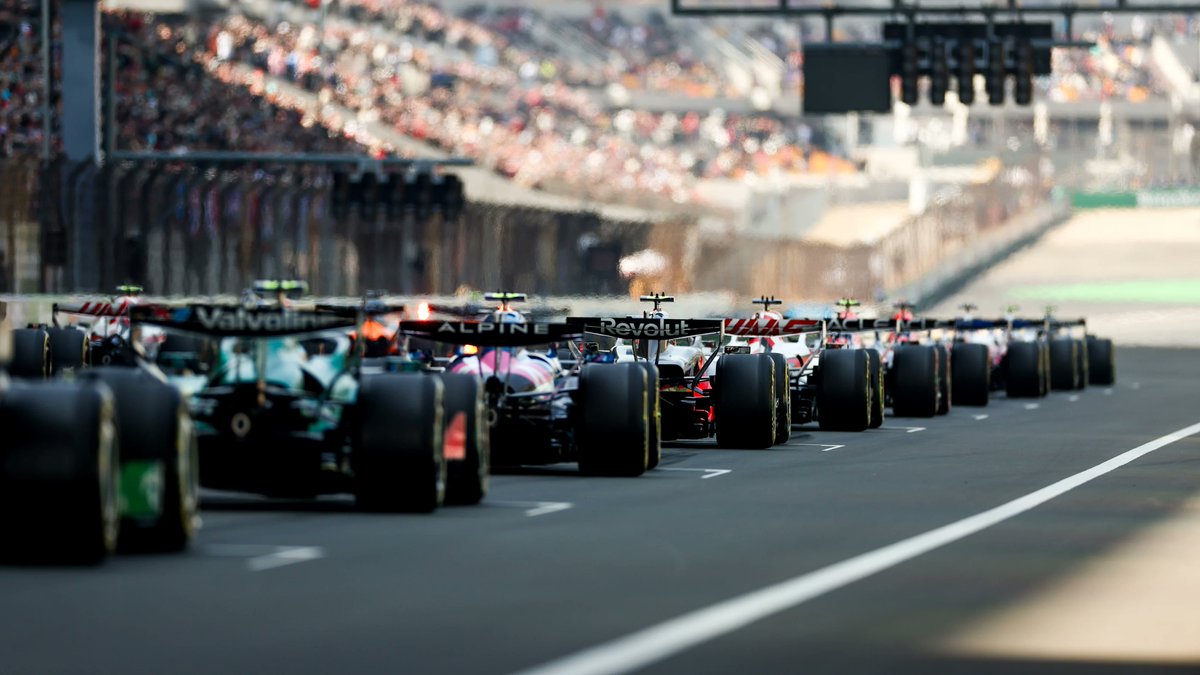 InfoOP81's tweet photo. Como página dedicada ao Oscar Piastri e à F1, acreditamos no poder da nossa comunidade. Vendo a mobilização de várias perfis da F1 TT neste período de 2º turno, queremos somar forças!

A nossa ideia é criar um grupo no WhatsApp com ADMs de páginas e influenciadores de F1 para organizar ações conjuntas nas redes. O nosso foco principal é:

1. Instruir e orientar: ajudar o público que absteve, votou em branco/nulo ou ainda tem dúvidas sobre o processo eleitoral.

2. Acessibilidade e apoio: entender se há pessoas com dificuldades de mobilidade ou transporte para votar e ver como a comunidade pode orientar/ajudar.

3. Escuta aberta: criar um espaço para tirar dúvidas e fomentar o exercício da cidadania.

Páginas e criadores de conteúdo que quiserem fazer parte dessa movimentação, deixem um comentário aqui ou mandem DM! 

Vamos conversar e ver como podemos nos organizar juntos. 🤝🏁