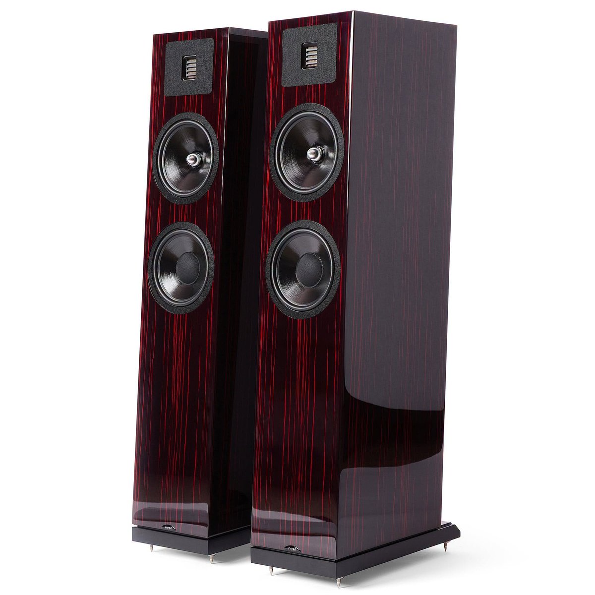 AudioVideoWars's tweet photo. Polska premiera: Neat Acoustics Vito Classic w wykończeniu Ruby Flame. Obok nich kompaktowe IOTA Alpha II. Wszystko pokaże warszawska Atmosfera Dźwięku. 🎶

📍 Radisson Blu Sobieski. Audio Video Show, 23-25.10
🎫 https://t.co/PWsDDSJnHM
#AudioVideoShow https://t.co/lkGUxf3d3U