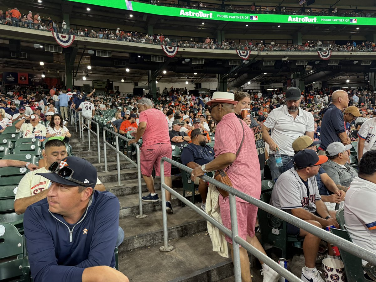 MarcCommentary's tweet photo. Astros Fans #Astros #HarrisCountyTreasurer #TheBeatles #DaikinPark https://t.co/ftwsC2leyw https://t.co/f4q3ECvscR