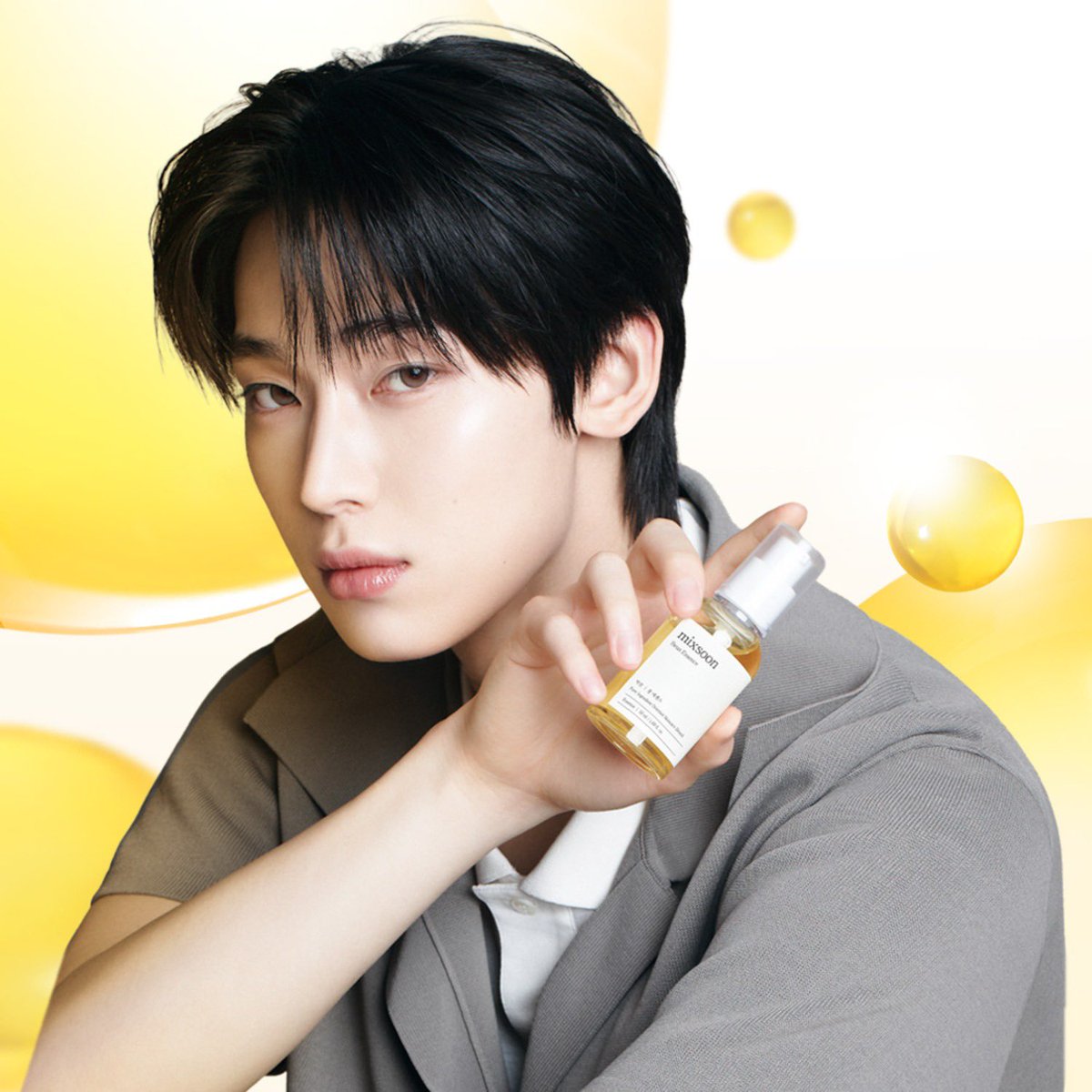 futriscamila's tweet photo. #enask to #ensell 

Ada yang masih cari Mixsoon 
• Bean Essence = Rp 150.000 
• Bean Cream = Rp 150.000 

Yang minat bisa chat aku yaa 🫶🏻🥰 https://t.co/rVx3IBdao6