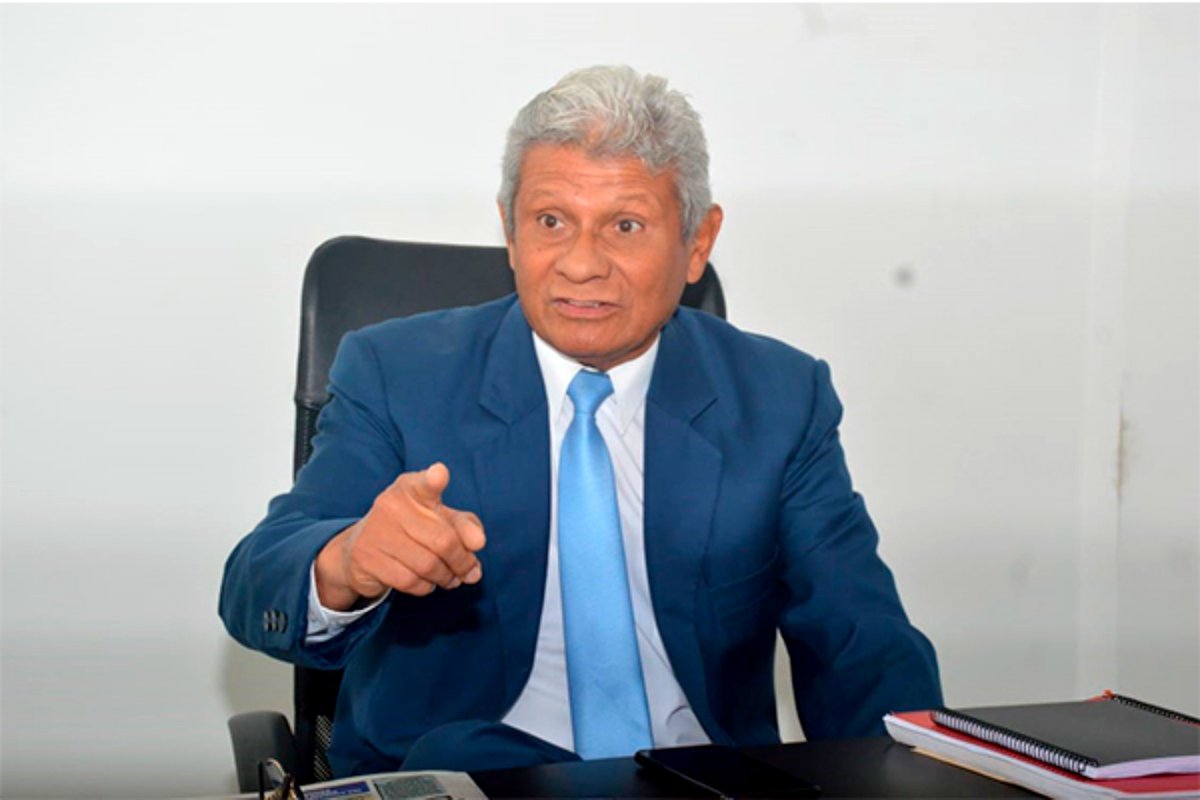martinfiera's tweet photo. General Félix Murazzo ( Dircote):" Fujimori y Montesinos bloquearon la captura de Abimael en 1990".
Esto es la historia que el fujimorismo pretende ocultar, al fujimorismo por cálculo político no le interesaba acabar con sendero, lo usaron como pretexto para gobernar en tirania https://t.co/UaxQo51fhR