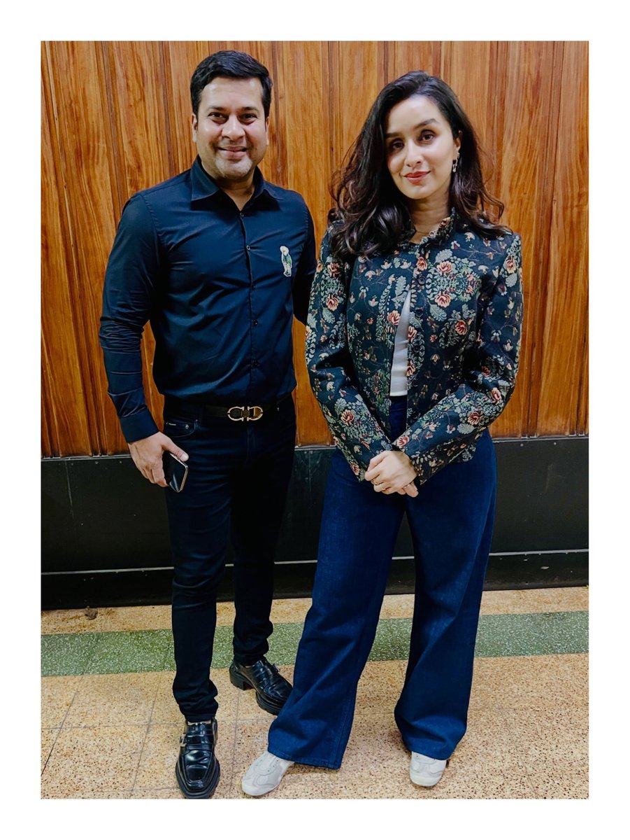 here4shraddha's tweet photo. Reposted from - @imaginist_raj Back on set with the amazing @shraddhakapoor after a long time! ✨ Bringing the Diwali sparkle to life with @palmonas_official.Stay tuned for something special! 🪔📸
#Shraddhakapoor #palmonas #shraddhagems #shraddha #hereforshraddha https://t.co/TWxBEvZuEH