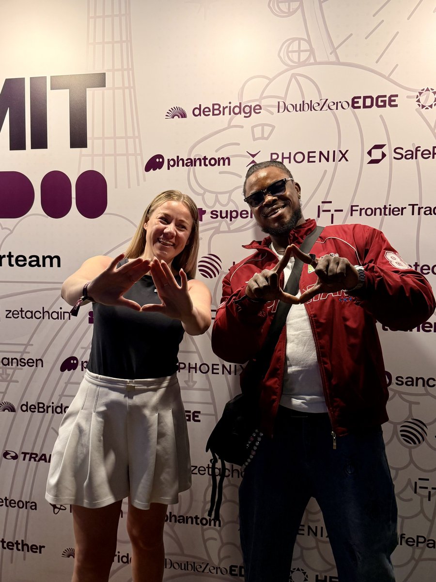 heisfeezy's tweet photo. Day 1 in Singapore and I met some legends on CT. 

Had to show up at 7 events and believe me, my body and soul is tired asf. 

Excited for the next few days of Token2049 in this beautiful city. https://t.co/3dr91mlu6J