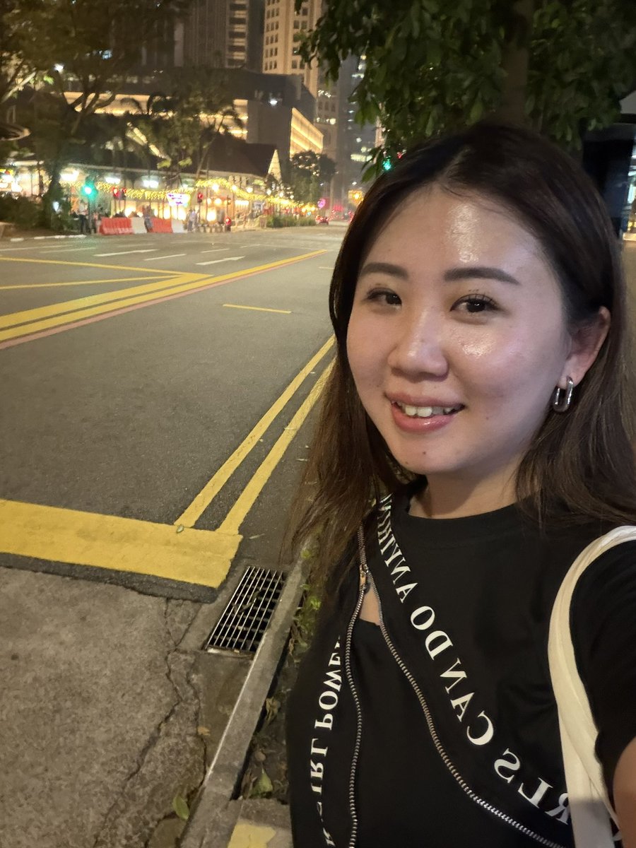 brigitatheres's tweet photo. Waiting for the bus back to the hotel after a full day of non-stop side events at Token2049 as Binance Angels from Southeast Asia | 22.40 pm 😌
#BinanceAngel #Token2049 https://t.co/VvK74j8cWa
