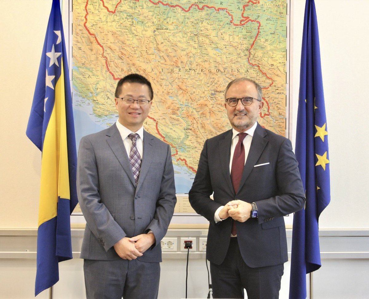 LSorecaEU's tweet photo. Good to meet with newly appointed World Bank Country Manager for BiH and Montenegro Liang Wang @liangw1015.

We spoke about recent political and economic developments in 🇧🇦BiH, its 🇪🇺EU integration process as well as our joint projects and initiatives, including de-mining the Sava River. 

Together, we are working to support BiH with socio-economic reforms and development. Looking forward to our continued good cooperation and coordination.

@WorldBankGroup @WorldBankECA