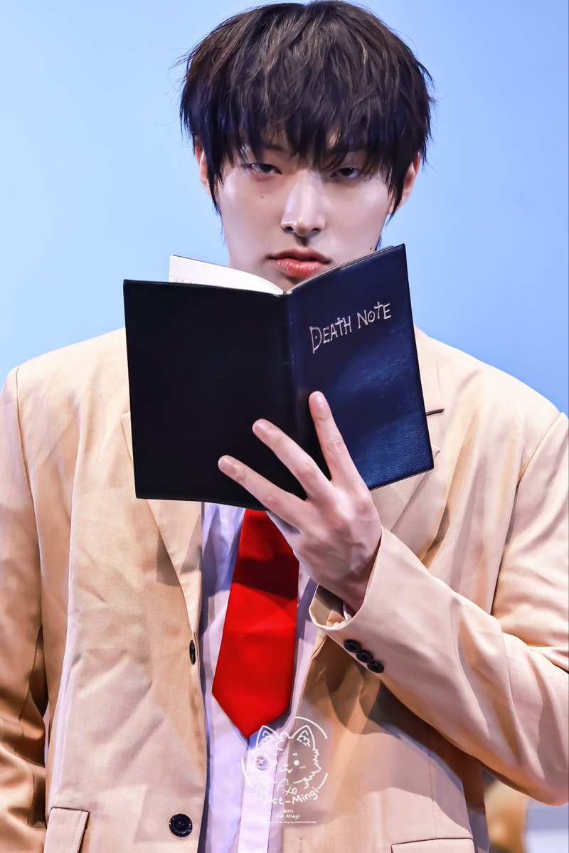 fixon_0192's tweet photo. 흠… 근데 민기 약간 라이토보단 류크 아님?
평소엔 캐무서운 사신이면서 사과주면 바보같이 우헤헤헤헷 부힛부힛 거릴거 같음 라이토라기엔 너무 바보(….)라 안돼 https://t.co/ybZYlvlfwq