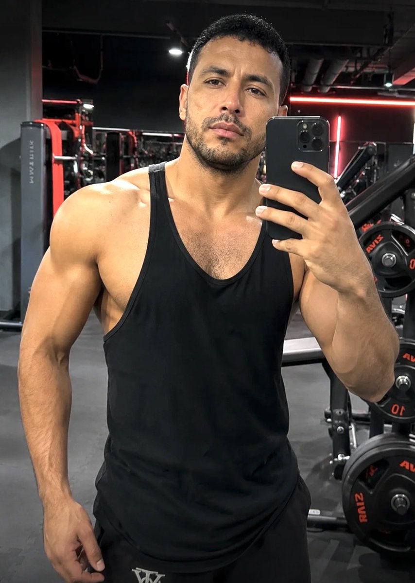 Casactguy's tweet photo. The workout / the shower https://t.co/1mOqm2GvwJ