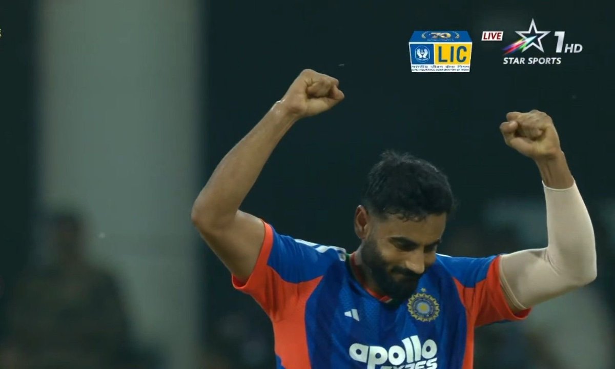 shbappy4536's tweet photo. 🔥 NAMAN DHIR MAKING A STATEMENT ON DEBUT! 🇮🇳

🚨 TWO WICKETS FOR NAMAN DHIR! 💥

What a start to his international journey! Naman Dhir has already picked up 2 wickets on his T20I debut against West Indies. 🔥👏

#NamanDhir #TeamIndia #INDvsWI #T20I #IndianCricket #CricketNews https://t.co/2jlepdFl8l