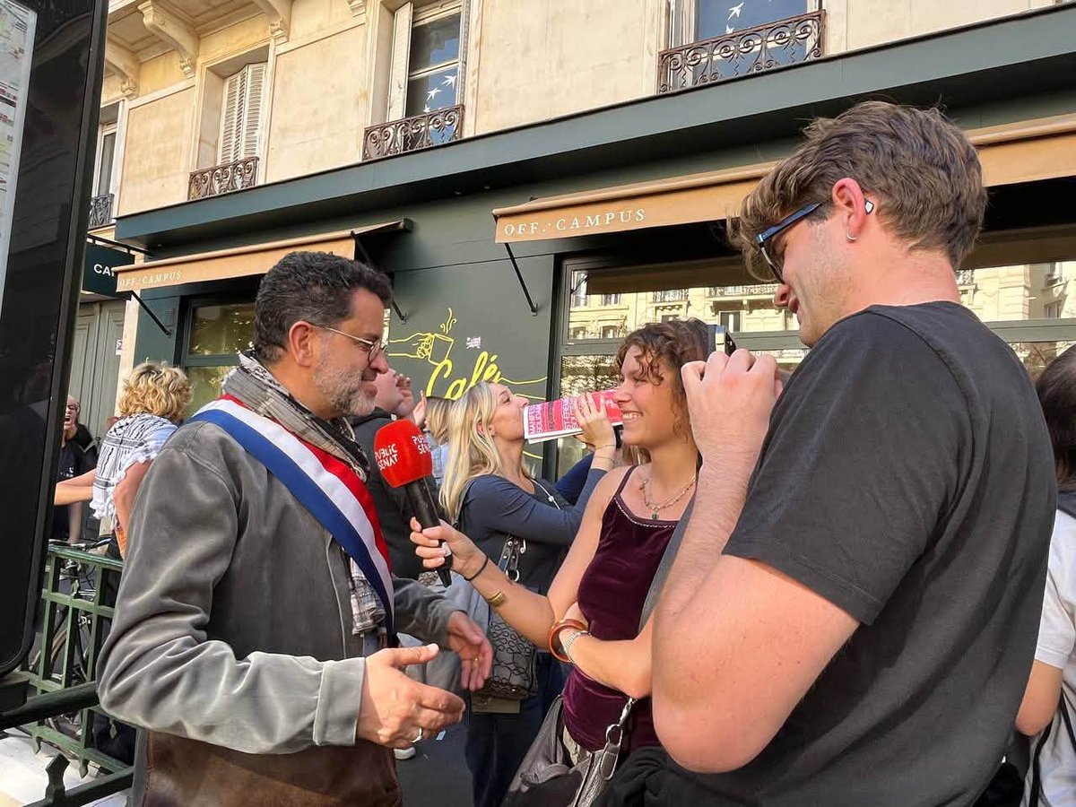 gabrielamard's tweet photo. ✊Soutien à la jeunesse mobilisée partout en France.

Ils et elles demandent des choses simples : des professeur·es, des infirmier·ères scolaires, des plafonds qui ne s'effondrent pas, des salles de classe où il ne fait pas 35 °C en été et 10 °C en hiver.

La jeunesse est en colère et mobilisée, écoutons-la !
#6octobre