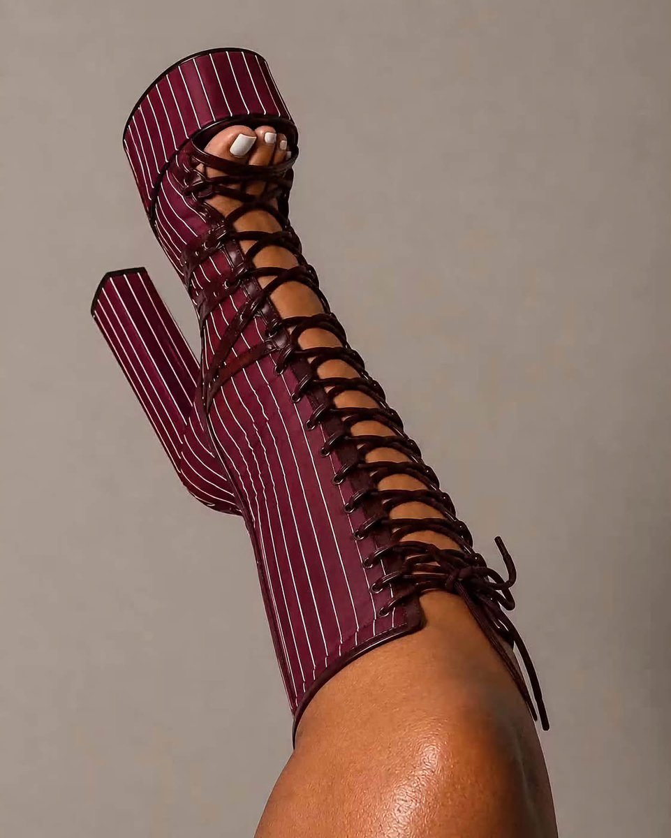 Dreambeanxx's tweet photo. UGH ! A NASTY HEEL 😍😍🥴🥴🥴🥴😩 https://t.co/8X5nET2Tni