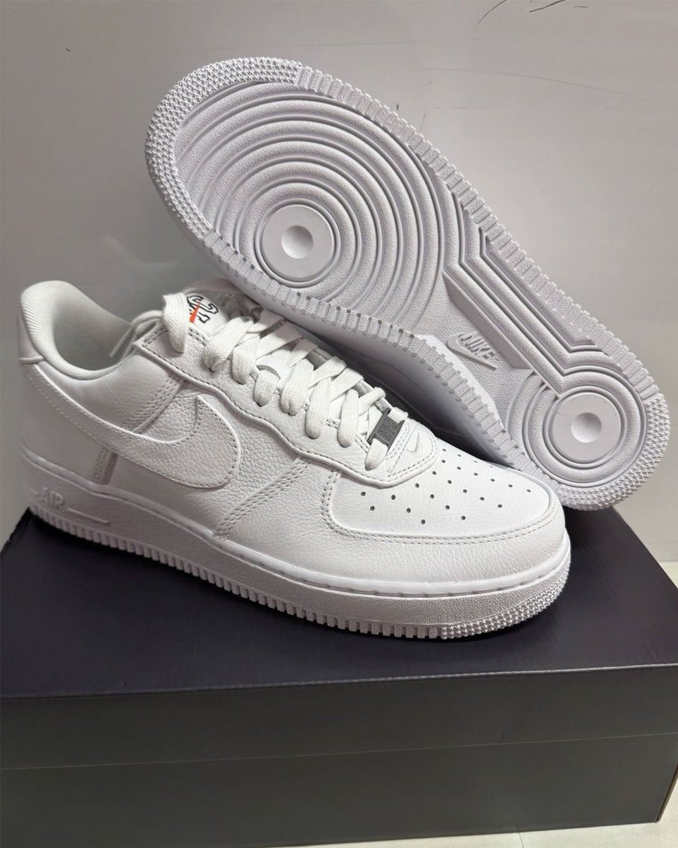 SBDetroit's tweet photo. Another “NYC” Air Force 1 could be on the way 🧡💙🗽

LEARN MORE:  https://t.co/LdFT6YVZRy https://t.co/dAC26EK6Hs