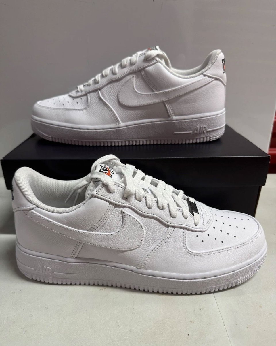 SBDetroit's tweet photo. Another “NYC” Air Force 1 could be on the way 🧡💙🗽

LEARN MORE:  https://t.co/LdFT6YVZRy https://t.co/dAC26EK6Hs