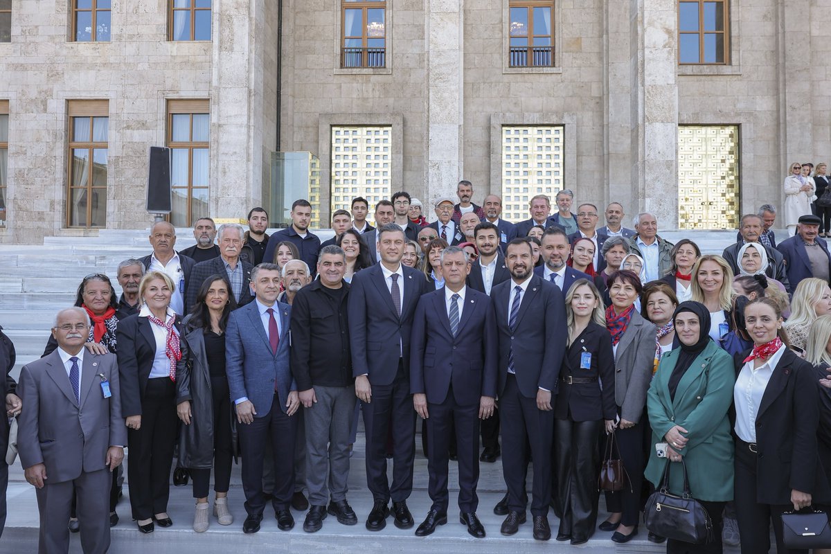YepAltindag's tweet photo. TBMM’DEYİZ! ���🇷

Genel Başkanımız Sayın Özgür Özel’in TBMM Grup Konuşması için Yeni Parti Altındağ İlçe Başkanlığı olarak Meclis’teydik.

Birlikte, omuz omuza; ülkemizin geleceği için, demokrasimiz için ve halkımızın sesi olmak için mücadelemizi sürdürüyoruz.

Birlikte başaracağız. 🇹🇷

Yeni Parti Altındağ İlçe Başkanlığı