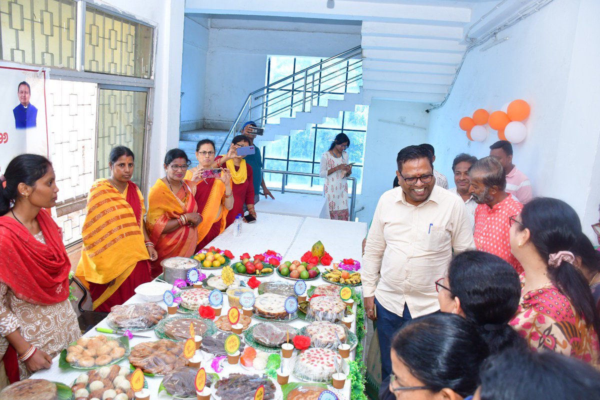 DMKhordha's tweet photo. @CMO_Odisha @WCDOdisha ମୁଖ୍ୟ ଅତିଥି ଭାବେ ଅତିରିକ୍ତ ଜିଲ୍ଲାପାଳ ଶ୍ରୀ ପ୍ରତାପ ଚନ୍ଦ୍ର ବେଉରା ଯୋଗଦେଇ ସମସ୍ତଙ୍କୁ ସକ୍ରିୟ ସହଯୋଗ ପାଇଁ ଆହ୍ୱାନ ଦେଇଥିଲେ। ଜିଲ୍ଲା ସାମାଜ ମଙ୍ଗଳ ଅଧିକାରୀ, ସମନ୍ୱିତ ଶିଶୁ ବିକାଶ ଅଧିକାରୀ ବୃନ୍ଦ କର୍ମଚାରୀ ବୃନ୍ଦ ସାମିଲ ହୋଇଥିଲେ l @CMO_Odisha @WCDOdisha @IPR_Odisha https://t.co/xhNx262UJW