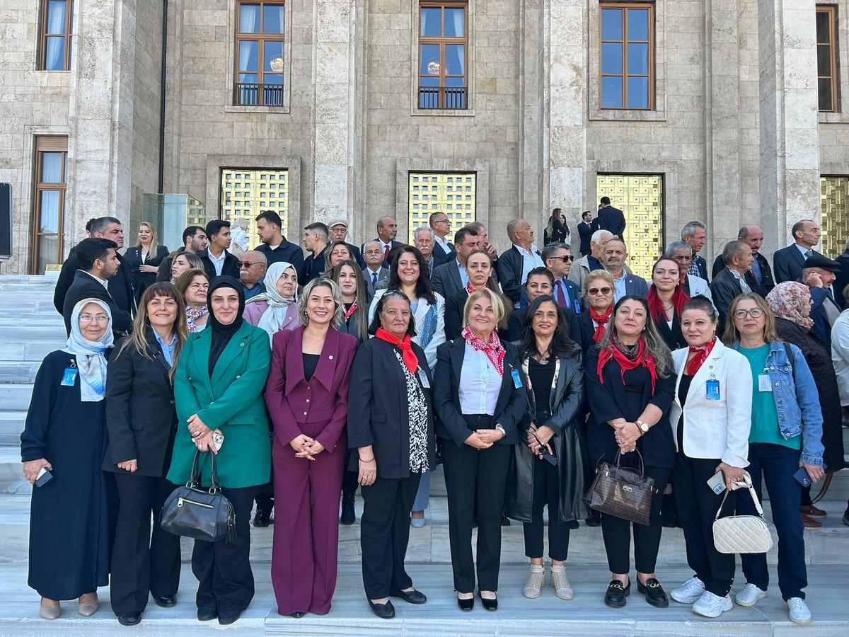 YepAltindag's tweet photo. TBMM’DEYİZ! ���🇷

Genel Başkanımız Sayın Özgür Özel’in TBMM Grup Konuşması için Yeni Parti Altındağ İlçe Başkanlığı olarak Meclis’teydik.

Birlikte, omuz omuza; ülkemizin geleceği için, demokrasimiz için ve halkımızın sesi olmak için mücadelemizi sürdürüyoruz.

Birlikte başaracağız. 🇹🇷

Yeni Parti Altındağ İlçe Başkanlığı