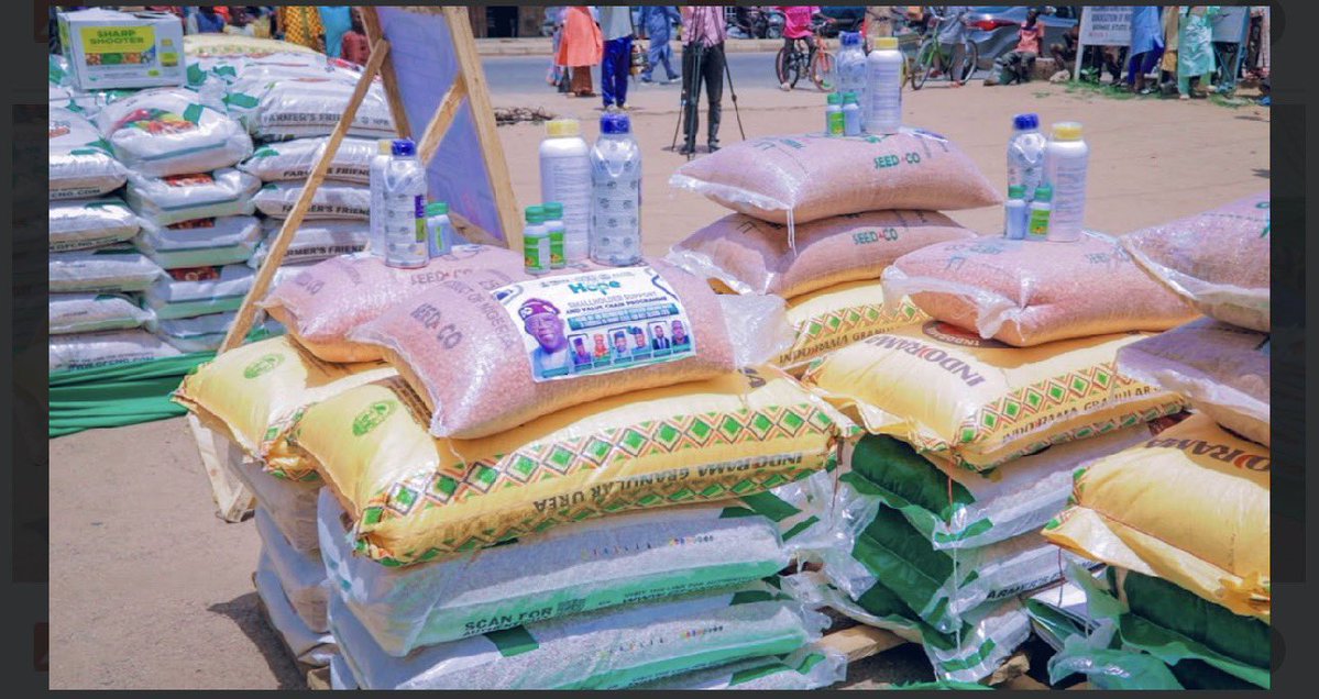 woye1's tweet photo. If you think the fuel-subsidy money simply disappeared, look again.

2: Under FG not Tinubu, N200bn is backing agriculture domiciled in @bankofagricng 

3: the scheme is known as Guaranteed Minimum Price Programme 

-(a): GMPP helps 500,000+ smallholder farmers with a price floor for their produce, reducing distress sales and improving access to finance and markets.

4: From subsidising consumption to investing in production.

5: That’s the microeconomic story. @SenatorAKyari @sabialiyu_ @ayosotinrin @kunmigbenga @akinwale_cfi @Faridatu001 @BiggRaj @UgoAgro_ @kupal_robinson @ishaqsamaila5 @Better_Kaduna @KadunaMOAgric @KadunaMarkets @GaAondu30975 @AShammeh @Bellotsoho @JohnUghulu @Mansaah_Musa @Minikothe3rd @bibe_habib @ui_shehu @OloriOfOloriss @Ebenbolu @prinxe_B @citizenshangout