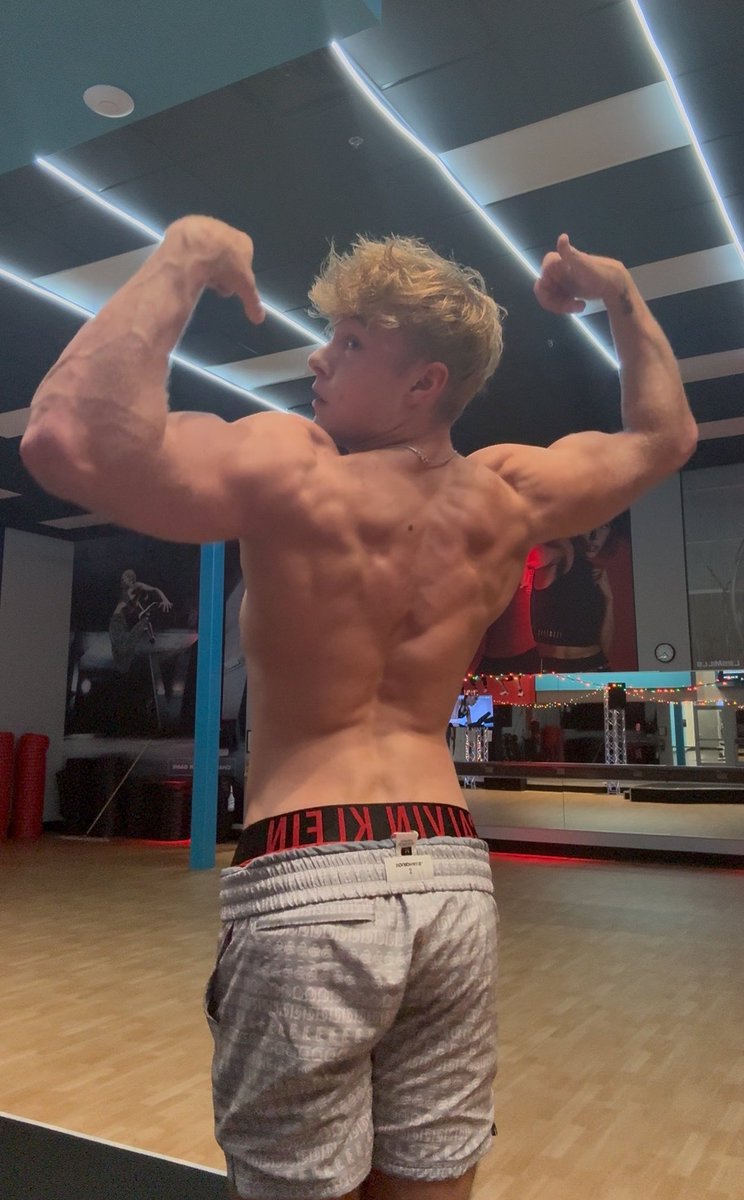 itschaseboy's tweet photo. Try looking at this without having a naughty thought… like how deep you’d take it 😏 https://t.co/0KZeTOuAVi