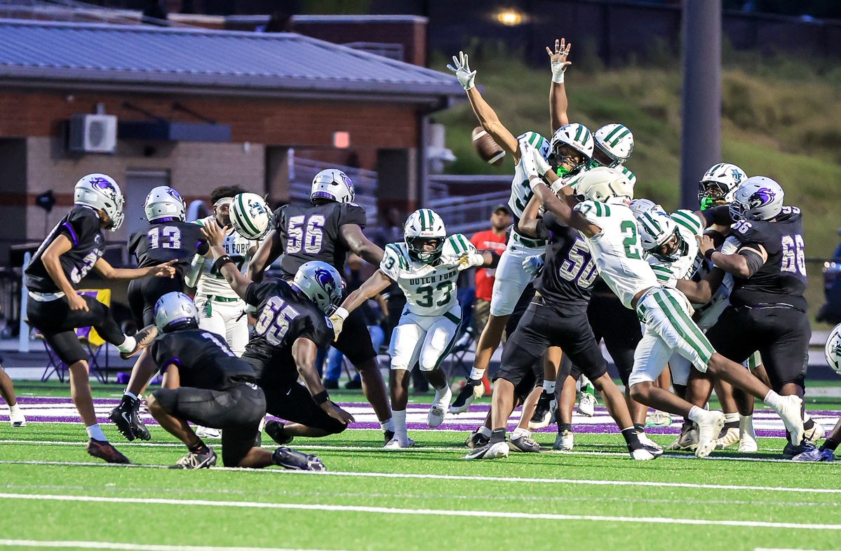 GoFlashWin's tweet photo. 🐺🏈🏐 Back at it with the Foxes! Head on over to https://t.co/TBUfYUtPyk for more photos of Dutch Fork Varsity and JV Volleyball vs River Bluff and Ridge View and Varsity Football bs Ridge View. https://t.co/xc3nG7VZYb
