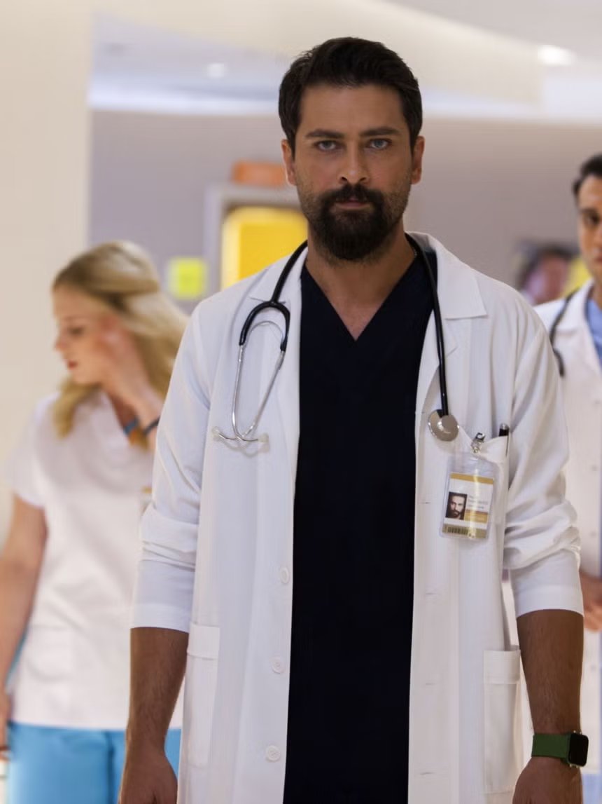 MichiFusa2021's tweet photo. Si quieren levantar el rating para el proximo #GranHermanoArgentina van a tener que poner a El, Ferman @DoctorFerman_ , este doctor te resucita cualquier muerto y pone de buen humor a las señoras
y no se olviden todas las tardes a partir de las 17:15 #Drmilagro x #telefe https://t.co/QYK4ntL16v