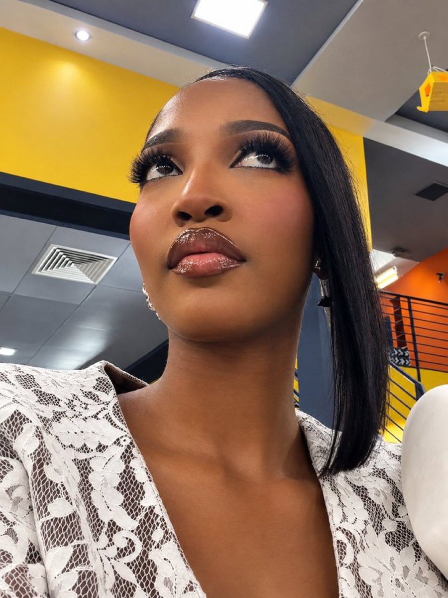 DEE_IS_HER's tweet photo. KEREN USAKU BANTAI
BLUETHOPIA!!
Gag🤭>>>>>>>>
#BBNaija https://t.co/yExSLGIvEJ