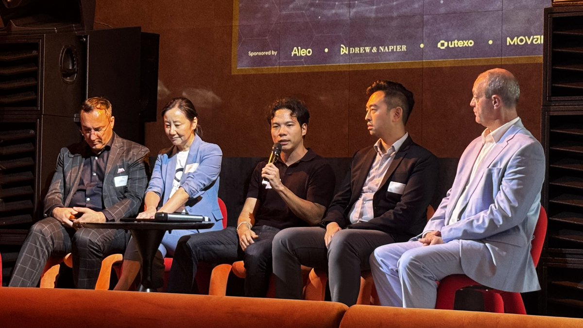inconetwork's tweet photo. it's @remi_gai onstage at the @MerkleScience event in Singapore yesterday with representatives from

→ @KASTxyz
→ Sakura Linkage
→ @sumsub
→ Trident Fund Services
→ Alpha Ladder Group

thanks to everyone for a great event!! https://t.co/zbU6U2upo0