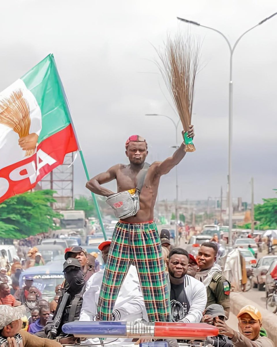 TrendingEx's tweet photo. “I’ve been broke for a while now but Tinubu have fully paid me money for rally. I am now fully supporting Tinubu.”

— Portable https://t.co/dM2OZQiYPq