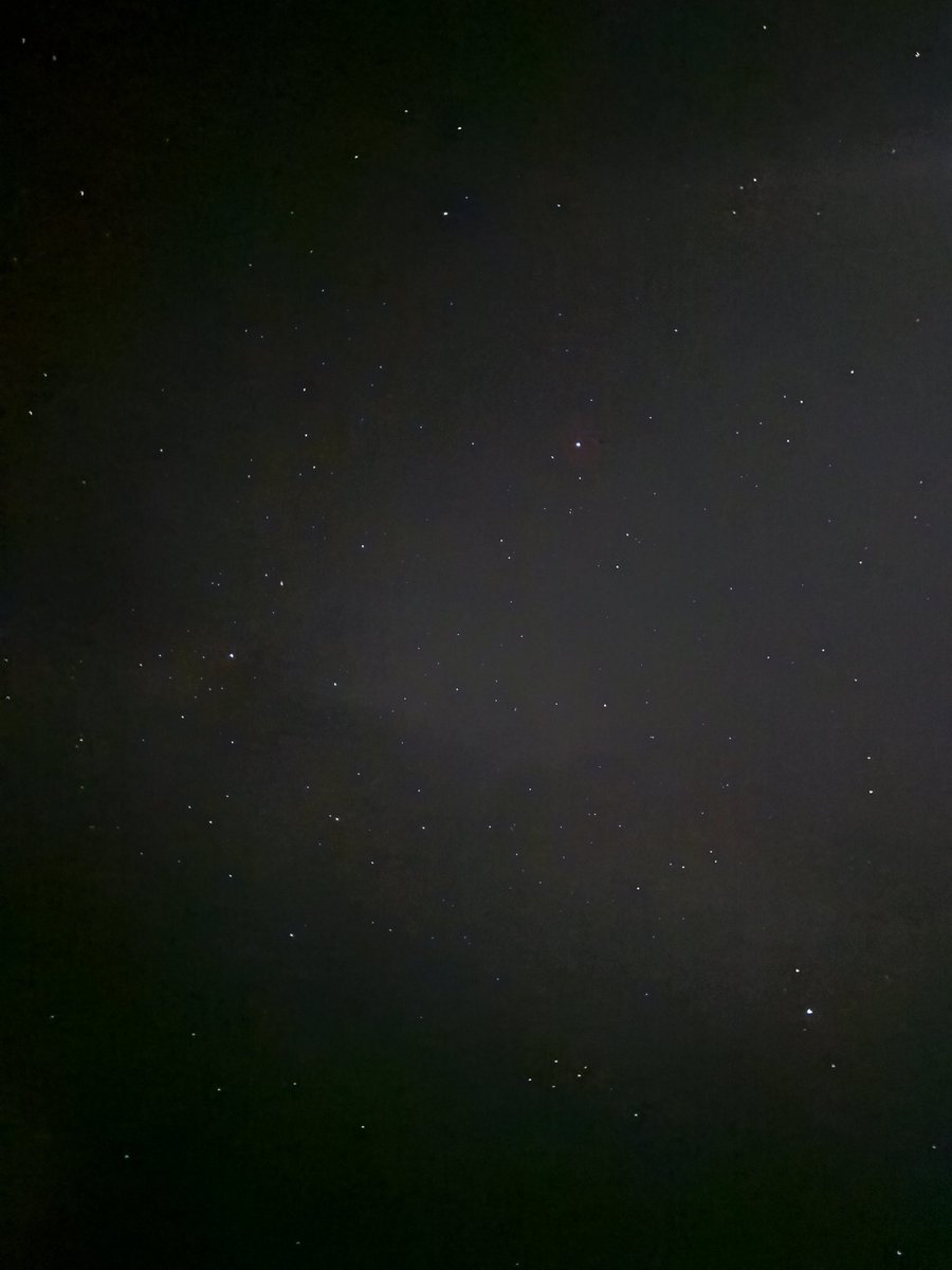Faporgra627's tweet photo. 地獄谷見に行ったらなんと湯けむりと一緒に星空が綺麗に見えた✨️
そしてナイトモードにしたカメラで撮ったらこんなに綺麗に星が写った😆😆 https://t.co/OEvXN4ei8K