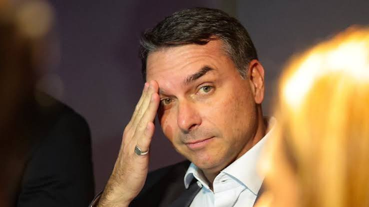 Ronasega's tweet photo. Caiado sobre Flávio e o Dark Horse: "Se não provar inocência não pode ser candidato"-  Hoje Caiado apoia Flávio no segundo turno. https://t.co/t5FOUnm0l8