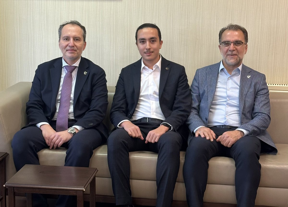 TahaGul_'s tweet photo. Gel Kurut Bu Çağın Kargaşasını
Seninle Beklenen Şafaktır Şimdi
Beton Duvarlarda Bir Çiçek Açar
Dolaşır Heryerde Kuran Müjdesi
Cihadla Duyur İslam Sesini
Bi Ömer,Bir Osman,Bir Ali Gibi https://t.co/JhMkVytKky