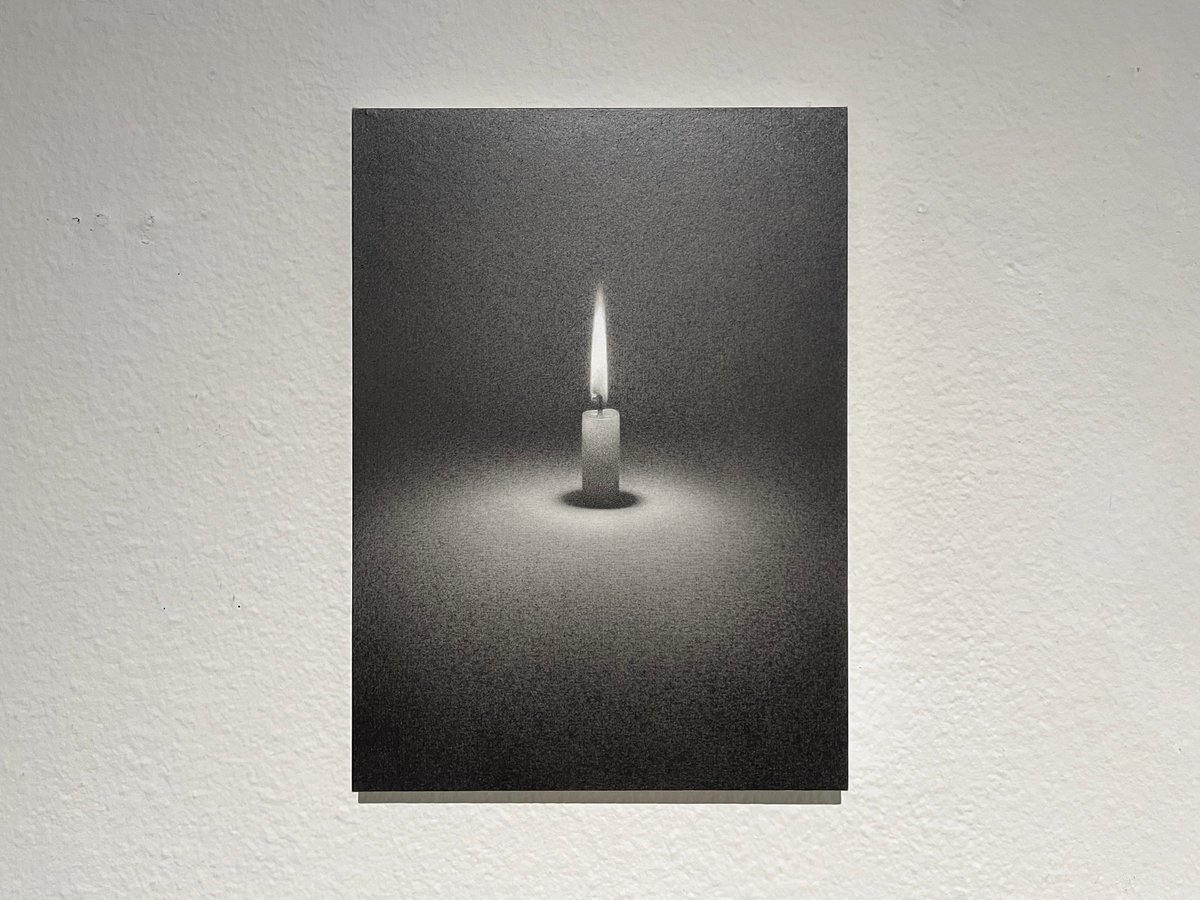 hamuzou's tweet photo. 「儚さについて｜On Transience」をGINZA SIXのFOAM CONTEMPORARYで見た。興梠優護の企画によるグループ展。写真は興梠、秋山泉、金佳辰の作品、会場風景（天吊及び床置きは大西伸明の作品群）。10/7まで。 https://t.co/FqFLvUAZ10