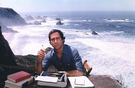 gh0st2offline's tweet photo. Carl Jung, cuban cigars, negronis, steaks, espresso, smooth jazz, sex. https://t.co/1SUzA5q3Y8