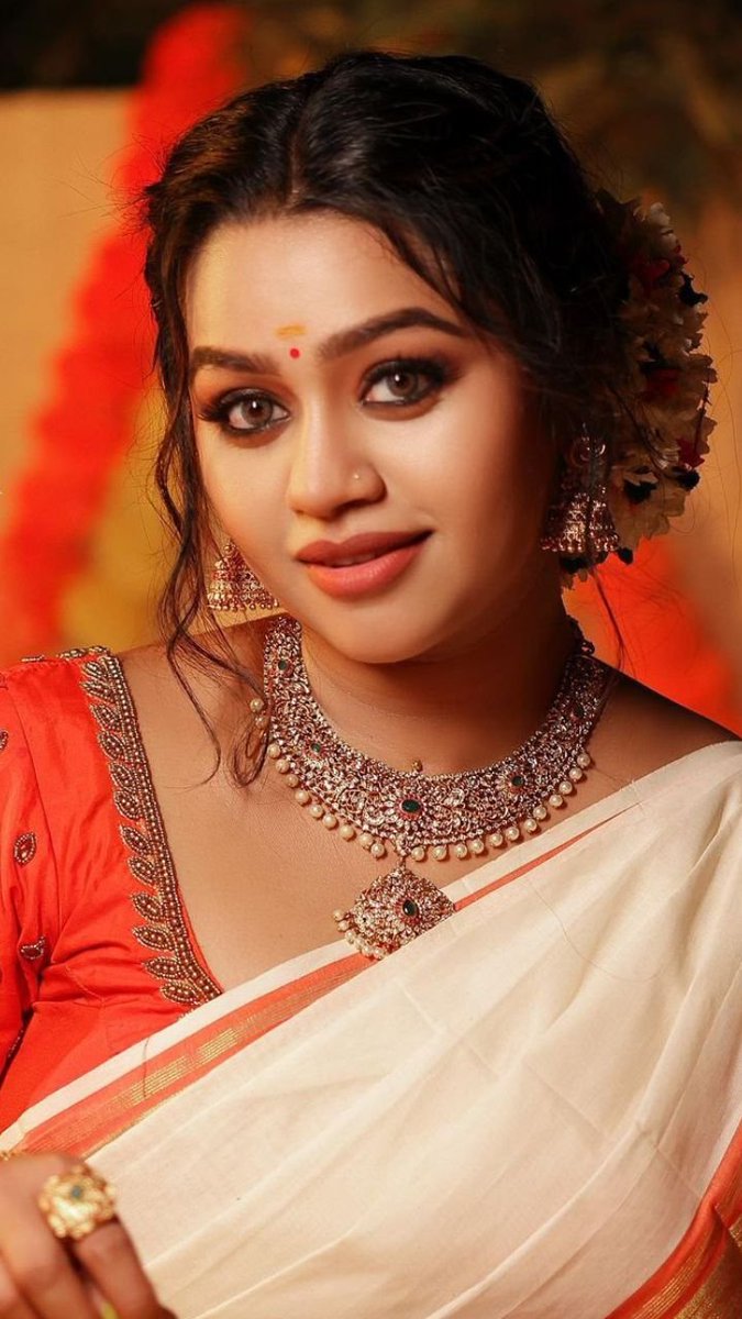 Arumugam_94's tweet photo. How is this tamil serial actress Gayathri https://t.co/PnM7jgERyj