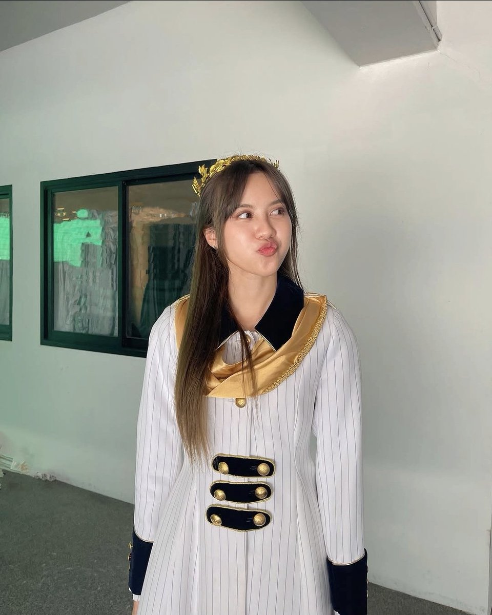 koibito_n's tweet photo. ชั้นก็เบียวชุดวันประกาศผลเลือกตั้งนะ ดูเป็นลูกพระยานาหมื่น อย่างของน้ำหนึ่ง
-ผ้าพาดสีทอง center ซิง8
-ติ้งทอง เซ็มเพลงหลัก ge1, 2
-มงกุฎเจ้าหญิง kami7 ge3

(ลงใหม่ เพราะทั่นใส่ติ้ง) https://t.co/KQ79IHaqJ1