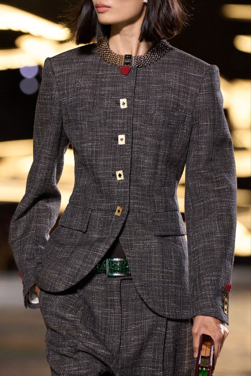rebecamaccise's tweet photo. Chanel SS27 ♠️♣️♦️ https://t.co/IRqSr8AzsC