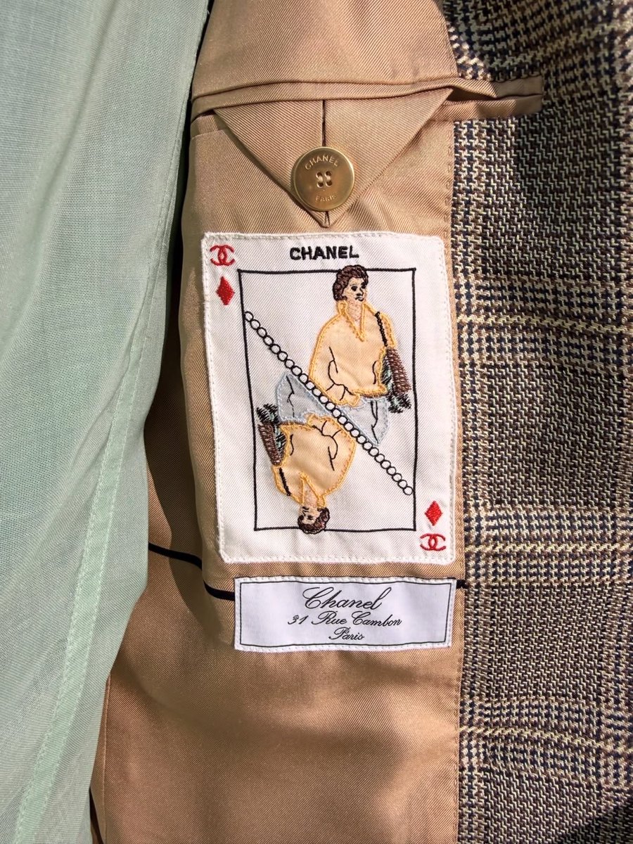 rebecamaccise's tweet photo. Chanel SS27 ♠️♣️♦️ https://t.co/IRqSr8AzsC