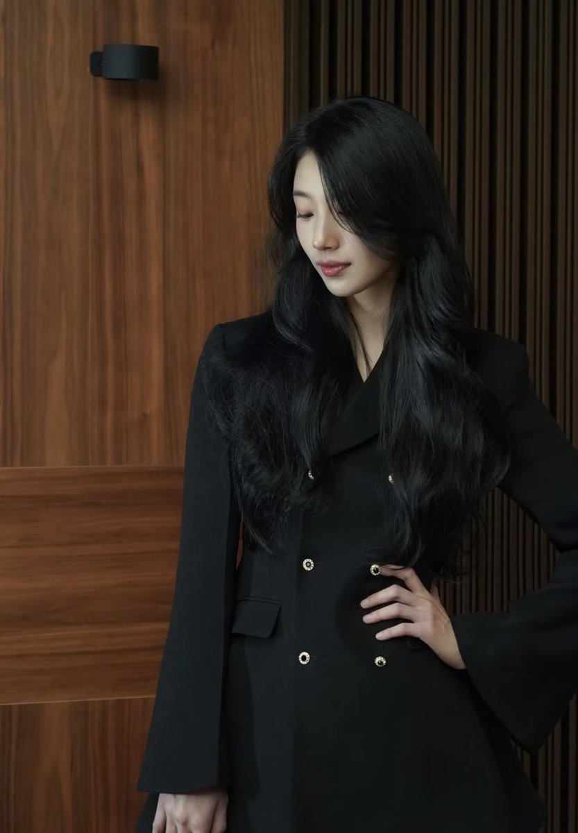 suzybogum's tweet photo. she’s so cool https://t.co/NDO9sZOiNe