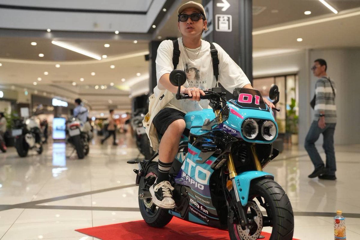 kasabuta87's tweet photo. このバイクかわいい https://t.co/9FKnmJNwKE