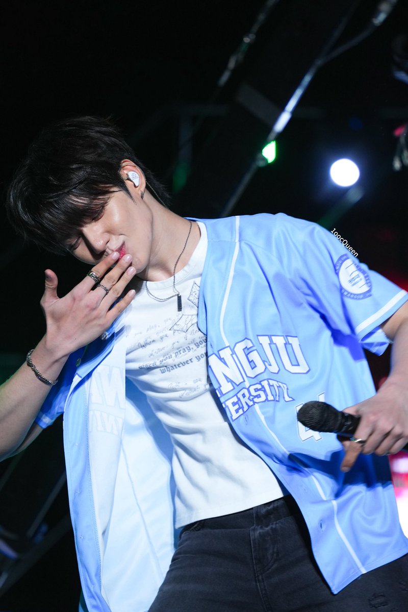 1oocQueen's tweet photo. 261006

#AHOF #아홉
#JL #제이엘 https://t.co/pghG5jTRqN