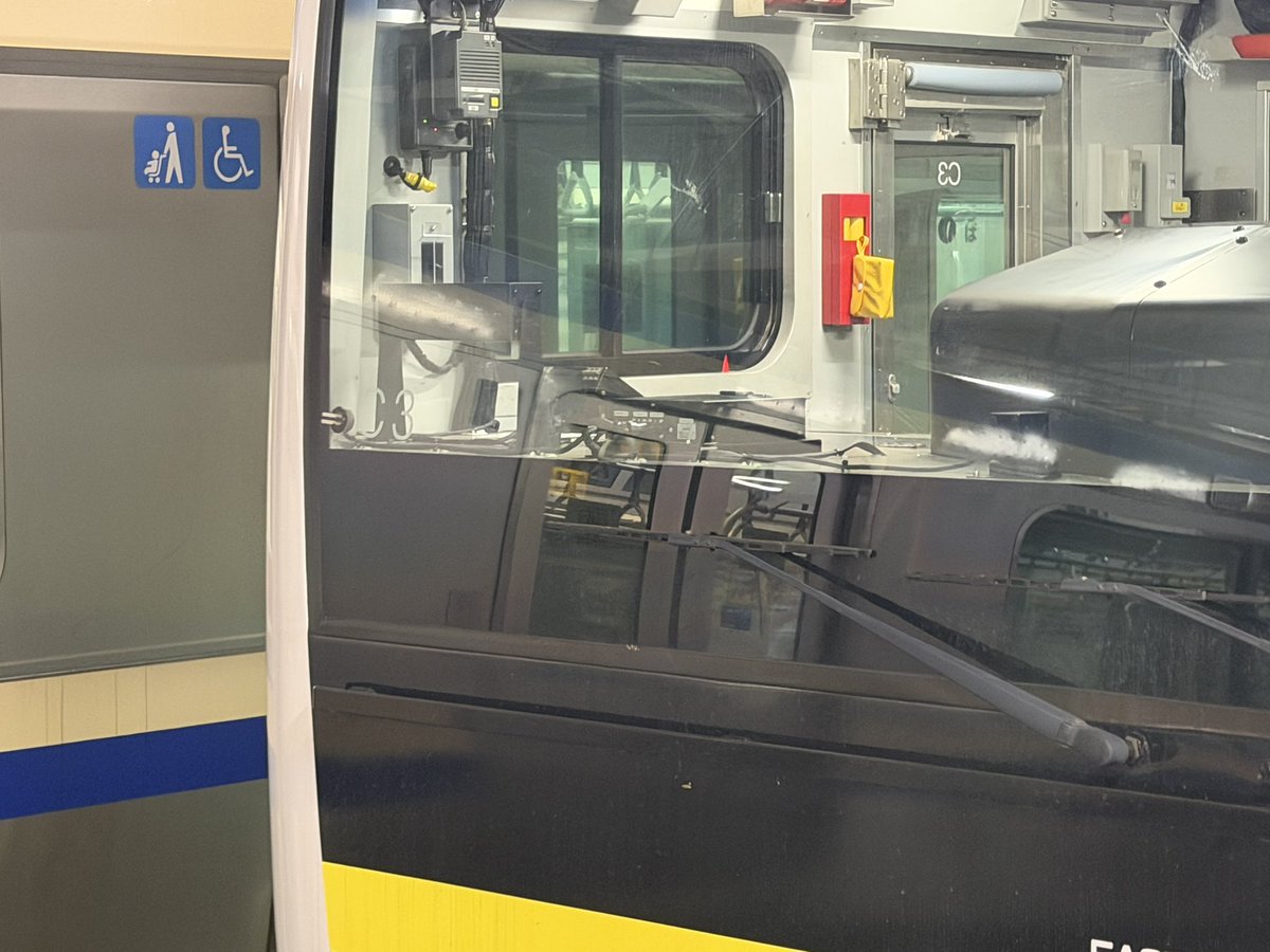 Sobu_217's tweet photo. マリC3運用開始です！！
マリC9に続いてC3も大網行き最終から運用開始です。明日は２本体制ですね！ https://t.co/a3V7nTu1FZ
