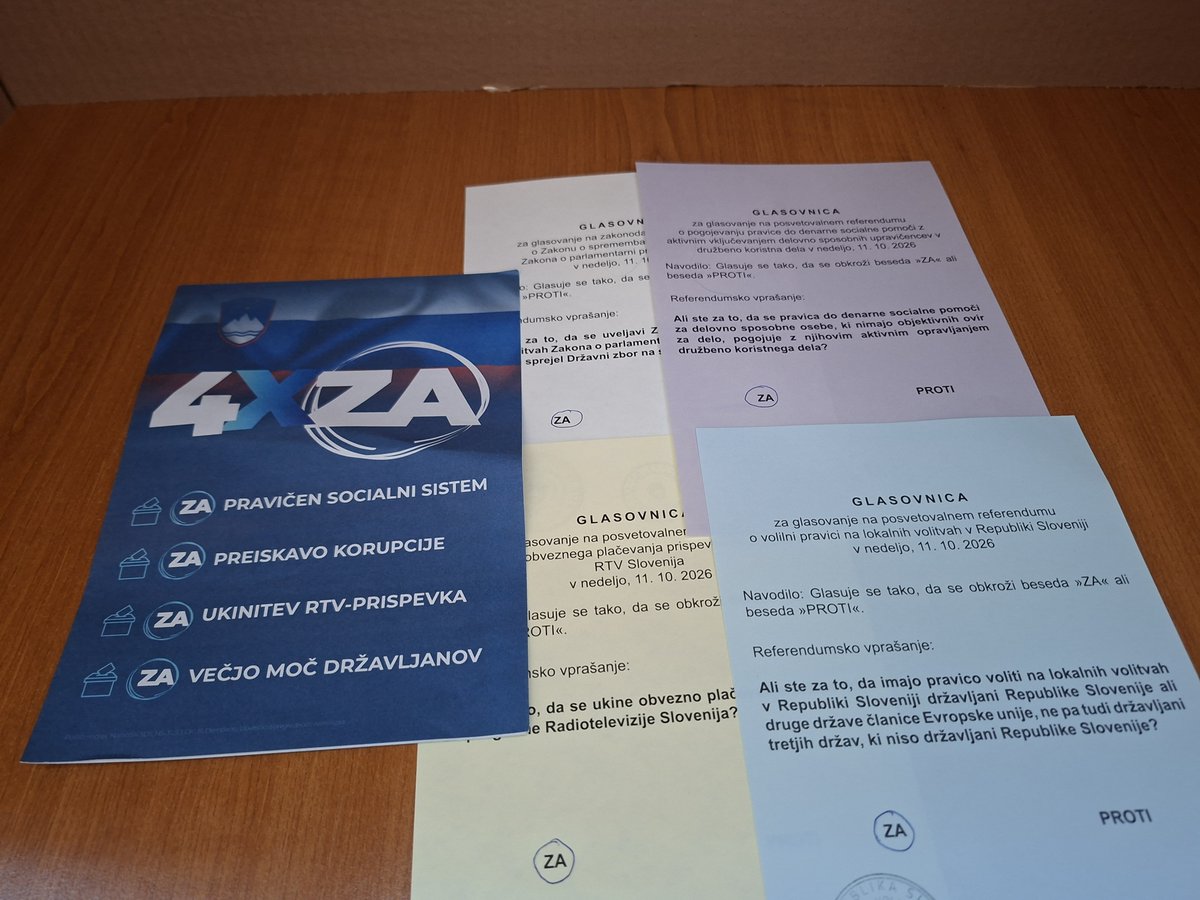 Slovenec1994047's tweet photo. 🇸🇮 🇸🇮 🇸🇮
Pravkar sem se udeležil štirih referendumov, ker je to moja državljanska dolžnost. Obkrožil sem štirikrat ZA RAZVOJNO IN PRAVIČNO SLOVENIJO. 
Pojdimo do nedelje množično volit in podprimo napore @vladaRS, ki dela dobro. ZA SLOVENIJO! https://t.co/1tNDsga369