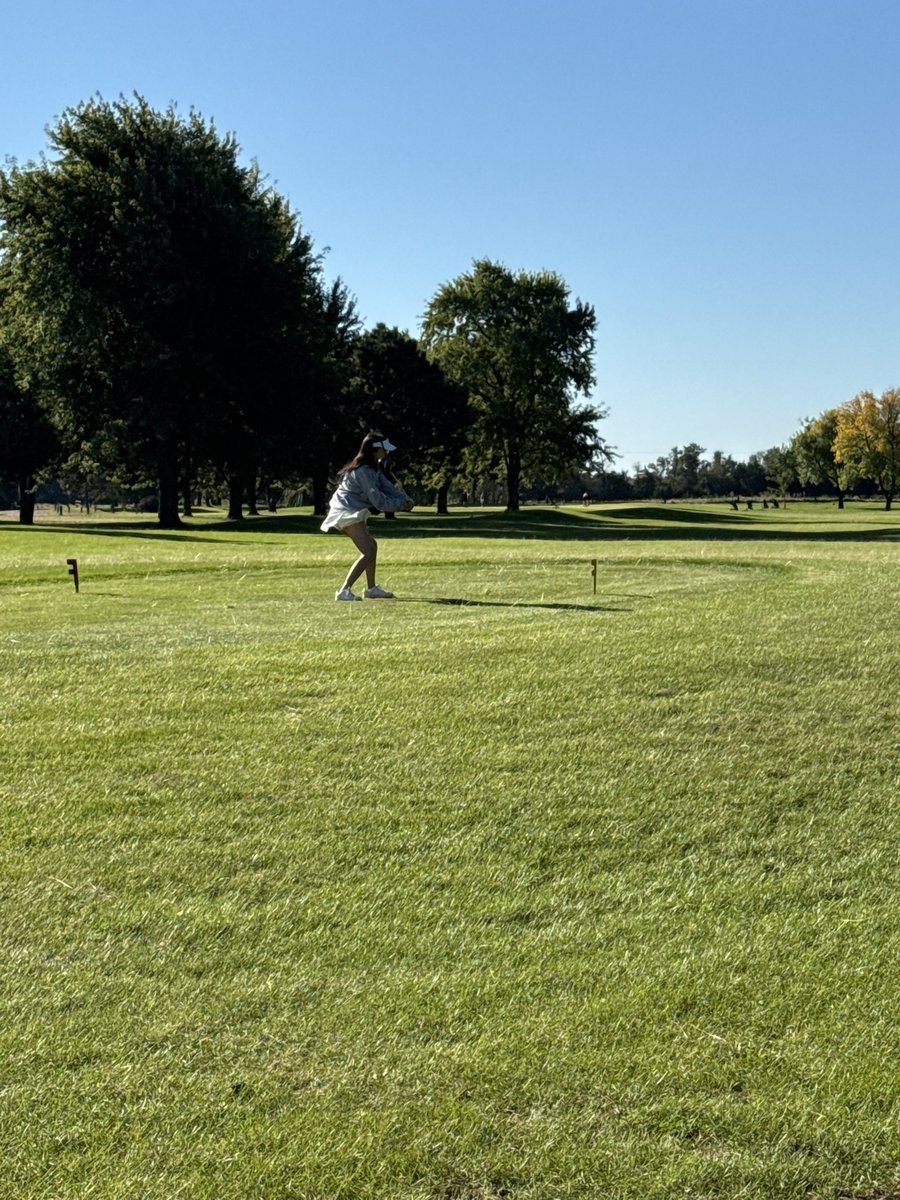 obryangirlsgolf's tweet photo. We are rolling at the A3 District tournament! #GOBEARS https://t.co/qXAfkG0nWM