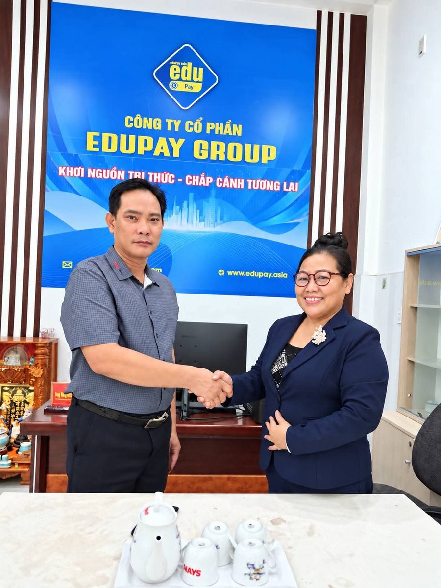 lurima_pi's tweet photo. 🇻🇳💜 LEADERSHIP THAT CREATES CONNECTIONS AND OPENS NEW OPPORTUNITIES! 🤝🌍

Congratulations to Ms. Vo Thi Dien for her continued leadership and dedication in expanding the GCV ecosystem in Vietnam! 🎉👏

Ms. Vo Thi Dien
Vice President, Global Pi-GCV Peace Alliance
Vice President, Pi-GCV Vietnam Peace Alliance
Head of the Supervisory Committee, Pi-GCV Vietnam Peace Alliance
General Director, An Sinh Viet Nguyet Dien Joint Stock Company 🇻🇳

🤝 A key highlight of her recent initiative was her engagement with Edupay Group Joint Stock Company, a Vietnamese company operating in the education and education-support sector, to discuss bilateral cooperation.

The discussion focused on connecting resources, leveraging the strengths of both sides, and creating practical value for the community. Through open dialogue, transparency, and a commitment to mutual growth, Ms. Vo Thi Dien is helping explore new opportunities for collaboration and laying the foundation for potential long-term cooperation. 

Her continued efforts to build meaningful connections and strengthen relationships between the GCV ecosystem and local businesses and organizations in Vietnam are truly commendable.

👏 Congratulations, Ms. Vo Thi Dien! Your vision, professionalism, and dedication are helping pave the way for a stronger, more connected, and sustainable GCV ecosystem in Vietnam. 🇻🇳💜🌍

Together, we connect. Together, we strengthen. Together, we build. 🤝💜🌍

Lumari 💎

@PiCoreTeam @jojo102102 @daoviet1983 @Nguyet888888 @Phuocdientyphu @Tem459Marivic