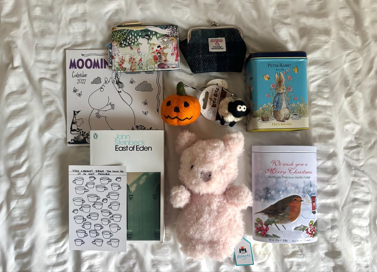 pleurebebe's tweet photo. things i got in edinburgh https://t.co/xaFFtaBGQs