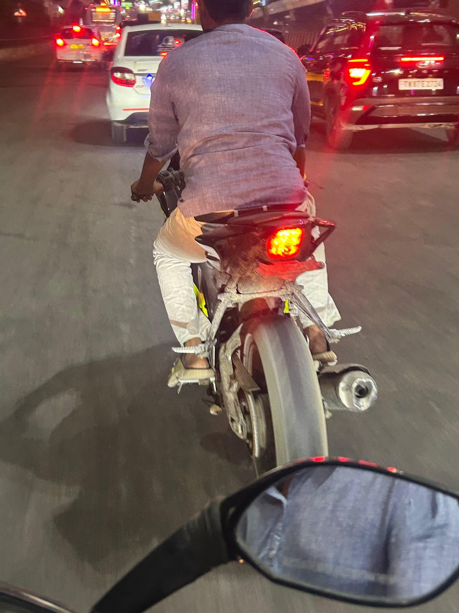 sang1983's tweet photo. Vehicles without number plates spotted in the last one hour in Chennai @ChennaiTraffic https://t.co/E351GbU3NB