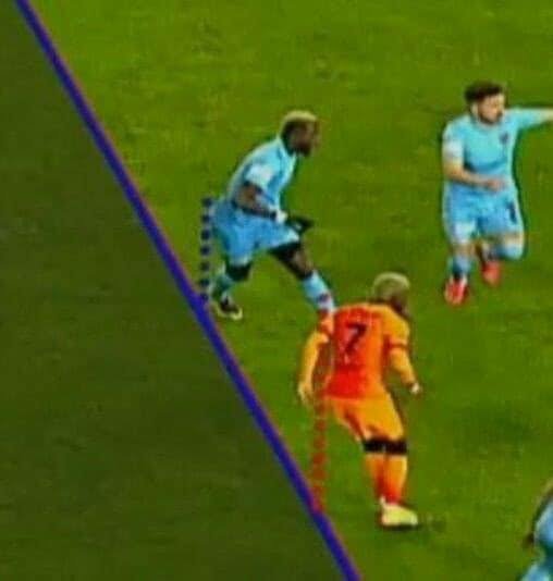 orhanas03's tweet photo. Futbolda Var uygulaması çıktığından bu yana yaşanılan en büyük rezalet 20-21 sezonu antep-gs maçında antep oyuncusunun poposunun büyütülmesiydi ve o dönem Mhk başkanı Serdar Tatlı idi. 15 puan fark yiyecek gs'yi bu şekilde yarışta tutmuşlardı. https://t.co/876rpFdF33