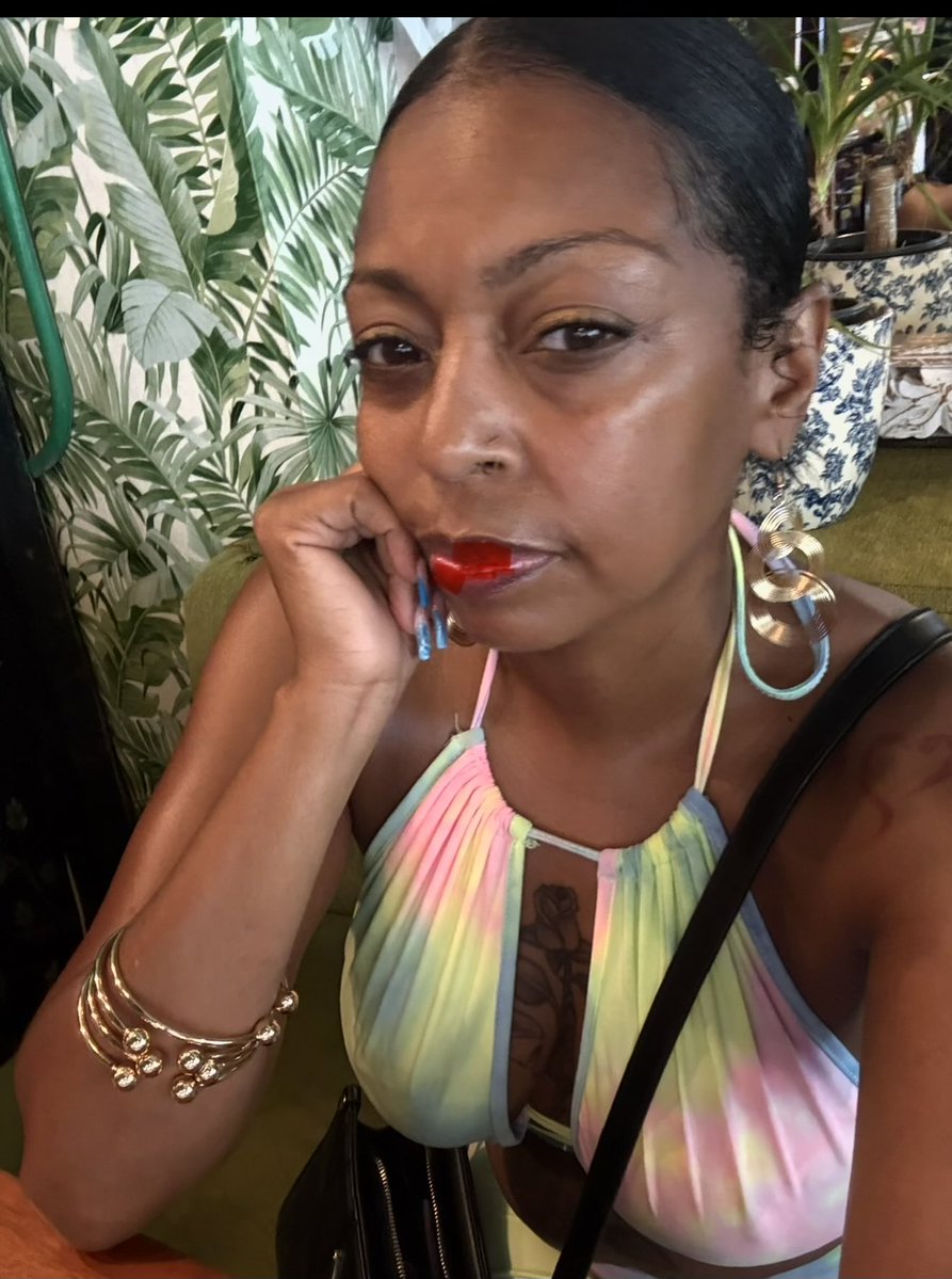 thecutestlittl3's tweet photo. Year 52!!! Life is actually great! I have one big prayer that I want answered and I will never ask for another thing😂😂😂…well maybe . Happy birthday to me https://t.co/fkJZPfziUv