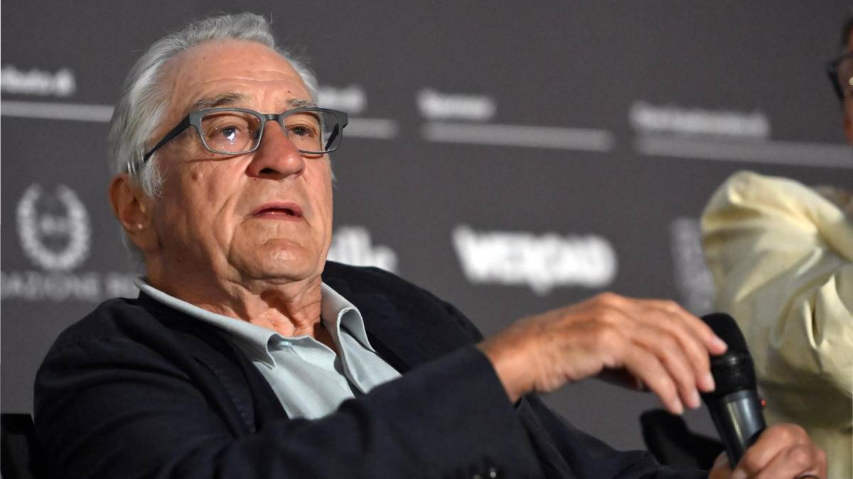 Cooperativa's tweet photo. Robert de Niro arremetió contra Trump y lo llamó "cobarde" y "trozo de mierda" https://t.co/VaW7NQ1S64 https://t.co/lHG3GaqLSN